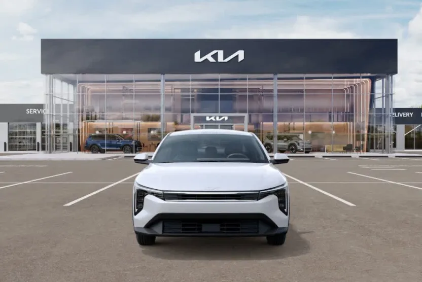 2025 Kia K4 LXS photo 1