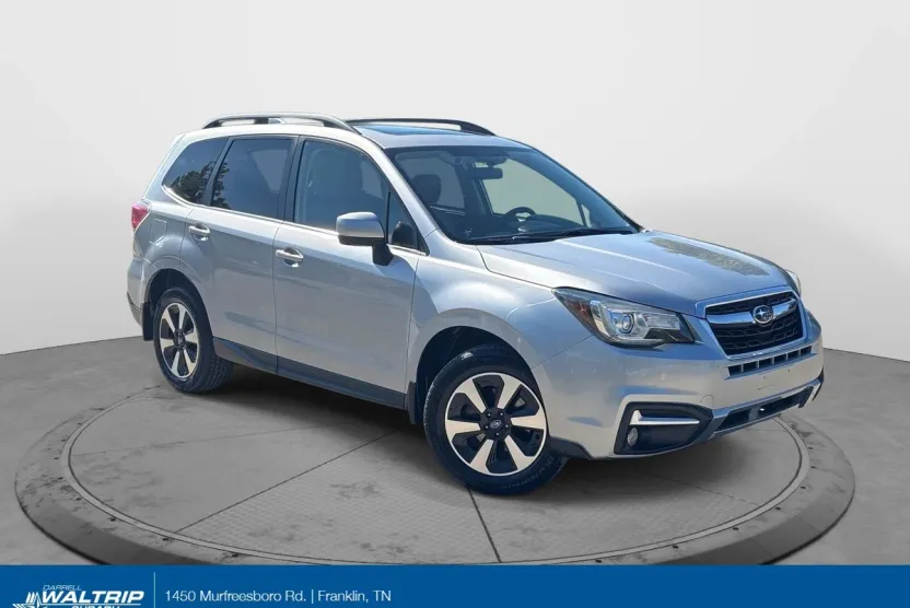 2017 Subaru Forester Limited photo 1