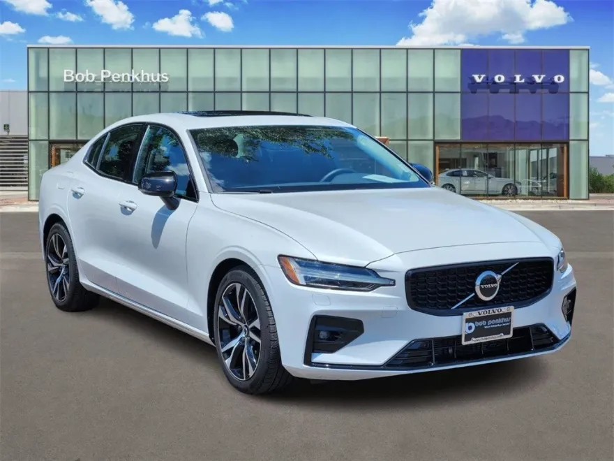 2025 Volvo S60 B5 AWD Core photo 1