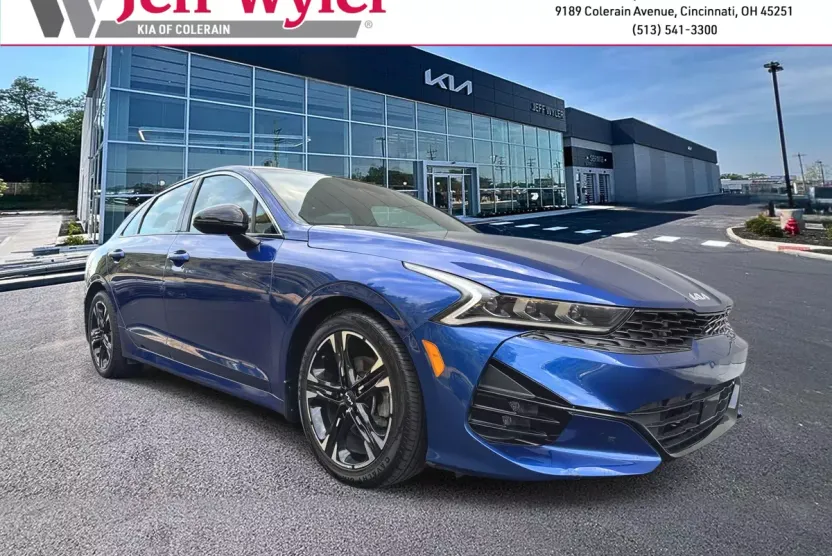 2022 Kia K5 GT-Line photo 1