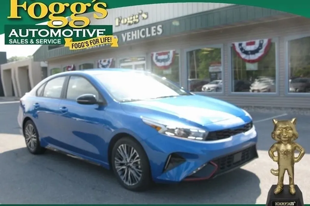 2022 Kia Forte GT-Line photo 1