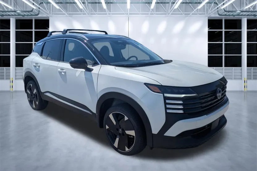 2025 Nissan Kicks SR photo 1