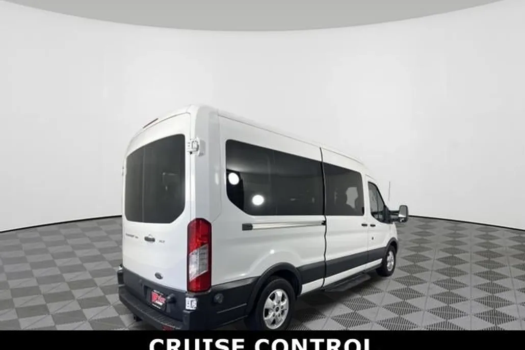 2017 Ford Transit photo 1