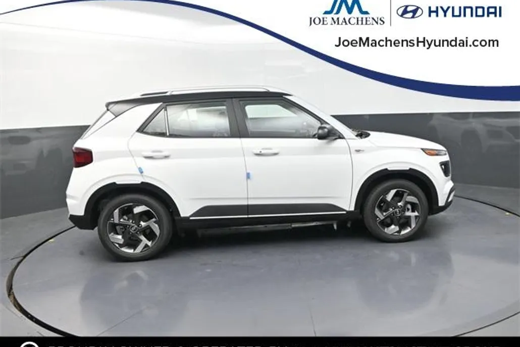 2025 Hyundai Venue Limited photo 1