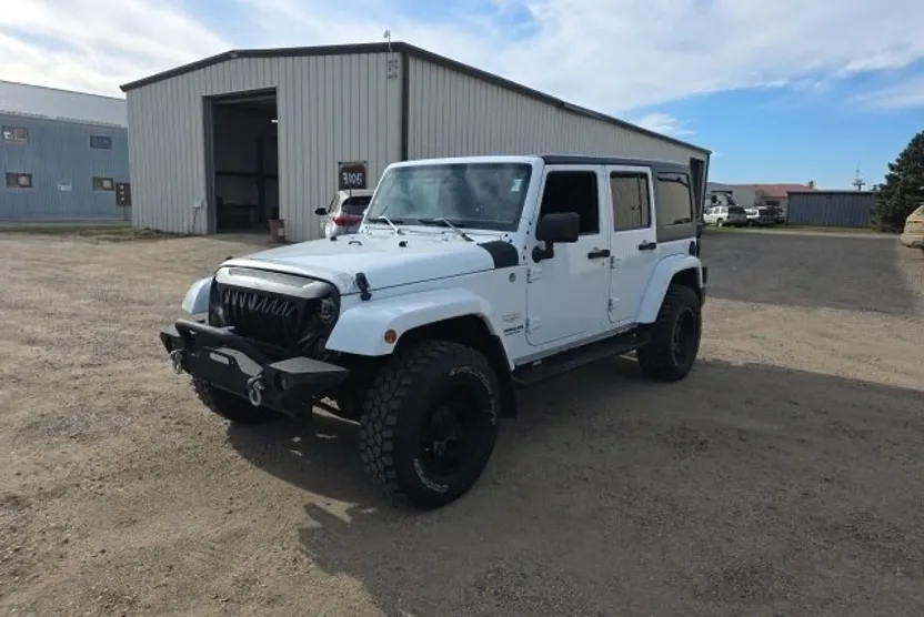 2015 Jeep Wrangler Unlimited Sahara photo 1