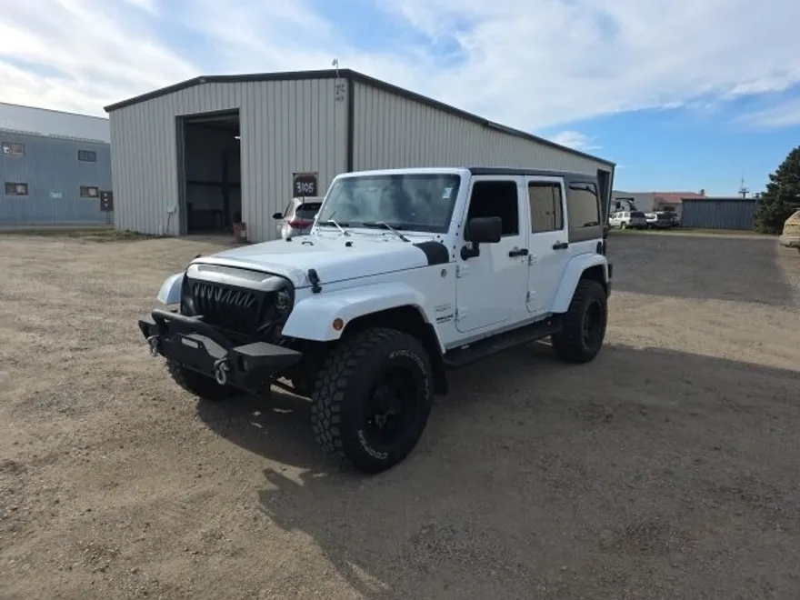 2015 Jeep Wrangler Unlimited Sahara photo 1