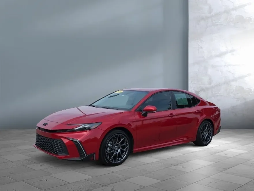 2025 Toyota Camry LE photo 1