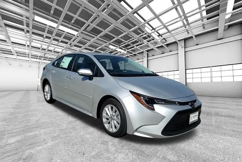 2026 Toyota Corolla LE photo 1