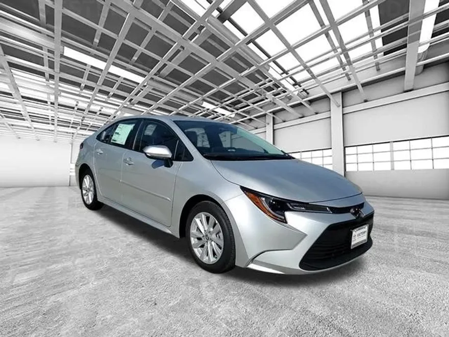 2026 Toyota Corolla LE photo 1