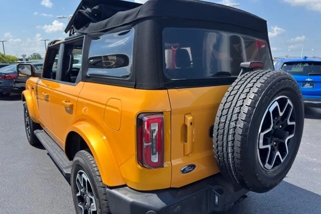 2022 Ford Bronco Outer Banks photo 1
