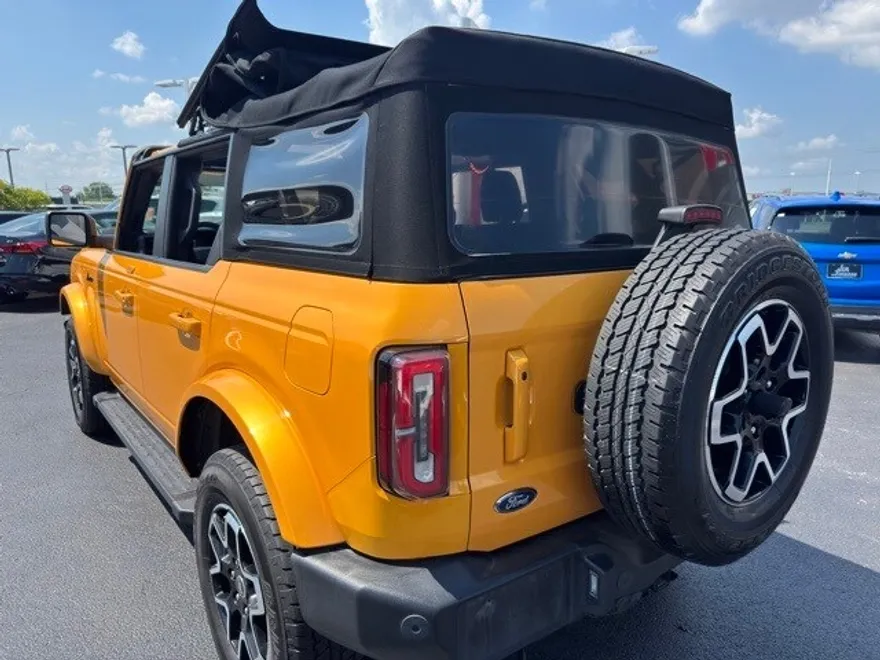 2022 Ford Bronco Outer Banks photo 1