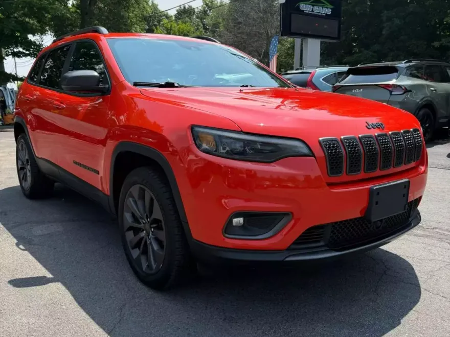 2021 Jeep Cherokee 80th Anniversary Edition Sport photo 1