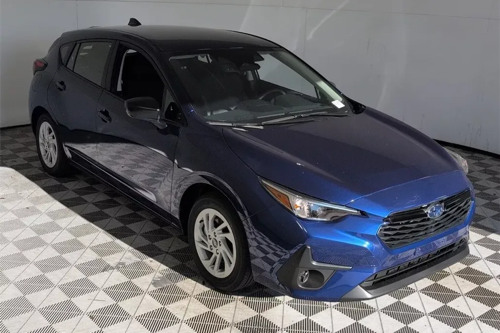 2025 Subaru Impreza Base photo 1