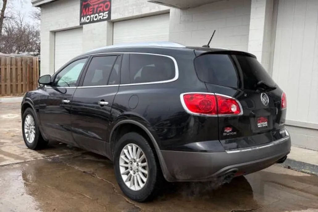 2011 Buick Enclave CX photo 1