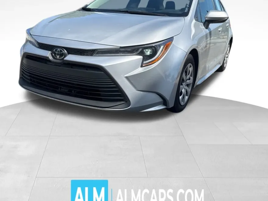 2023 Toyota Corolla LE photo 1