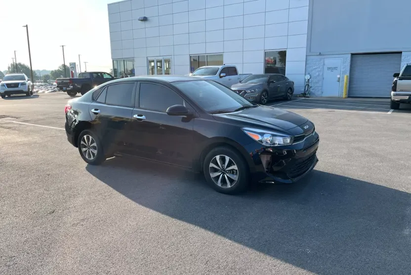 2023 Kia Rio S photo 1