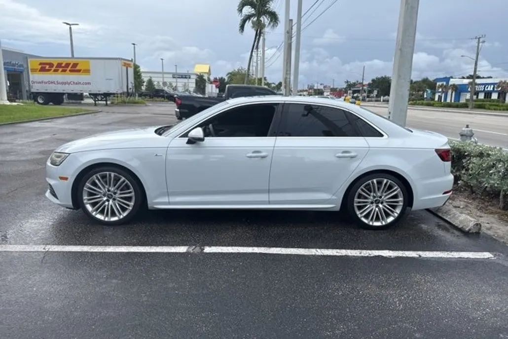 2018 Audi A4 Premium Plus photo 1