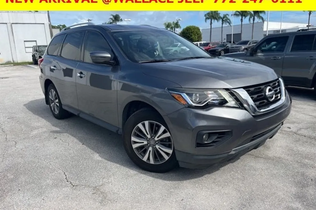 2020 Nissan Pathfinder SV photo 1