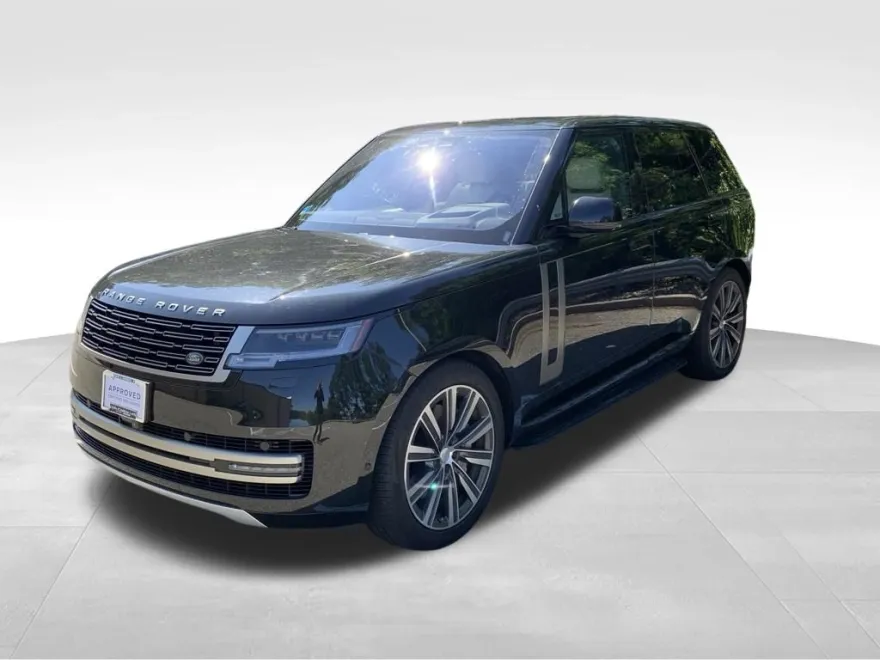 2023 Land Rover Range Rover SE photo 1