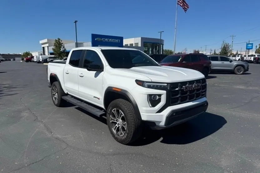 2024 Gmc Canyon AT4 photo 1