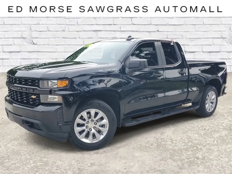 2019 Chevrolet Silverado Custom photo 1