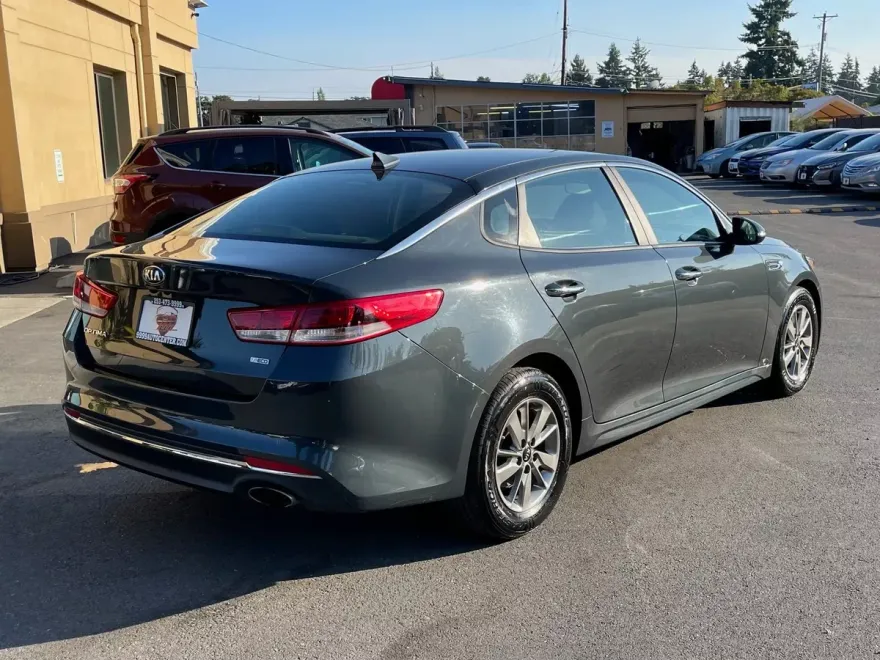 2016 Kia Optima LX Turbo photo 1
