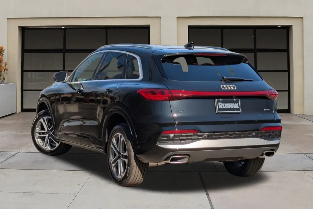 2025 Audi Q5 Premium photo 1
