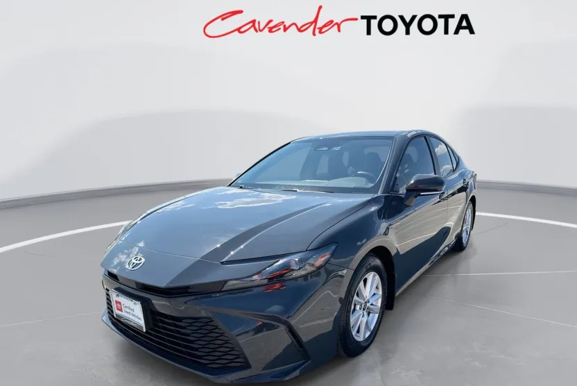 2025 Toyota Camry LE photo 1