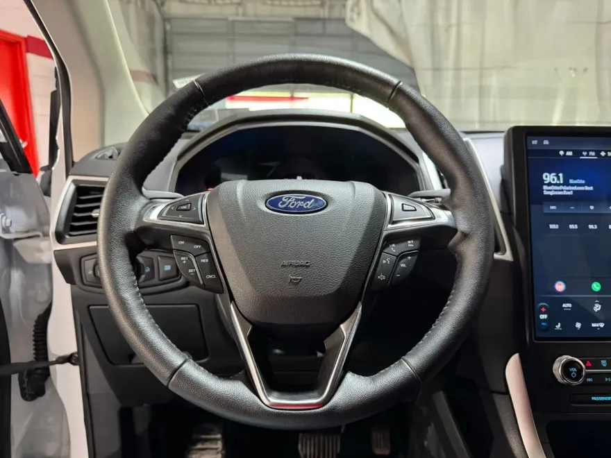 2024 Ford Edge SEL photo 18