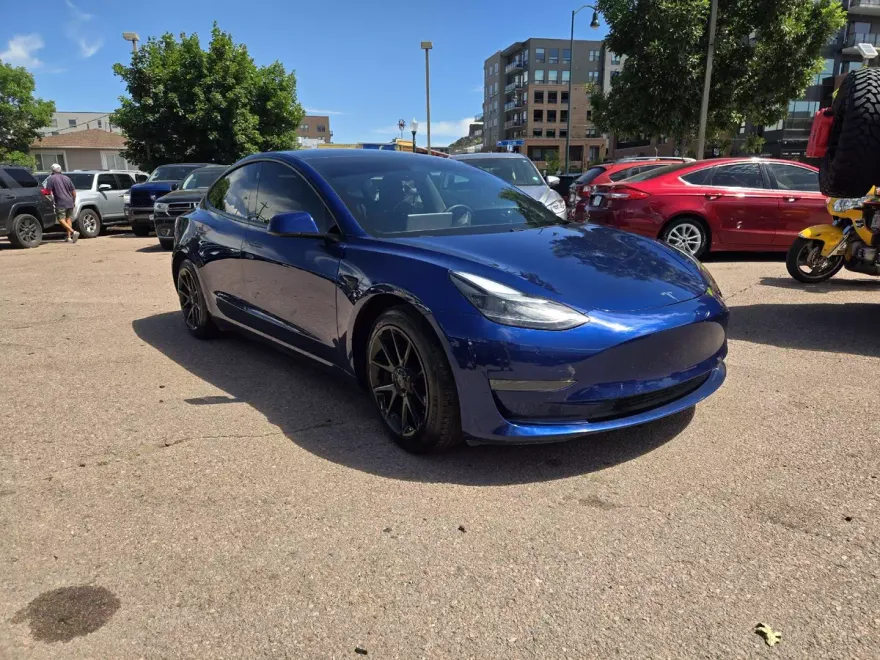2021 Tesla Model 3 Standard Range Plus photo 1