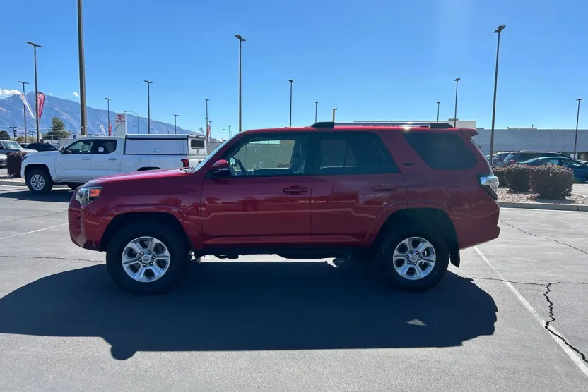 2023 Toyota 4Runner SR5 Premium photo 1