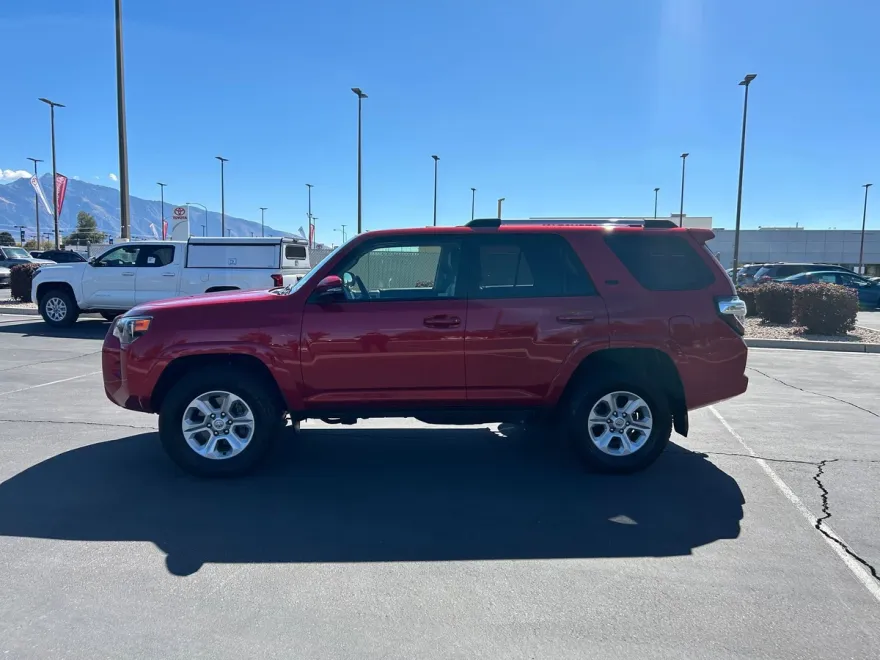2023 Toyota 4Runner SR5 Premium photo 1