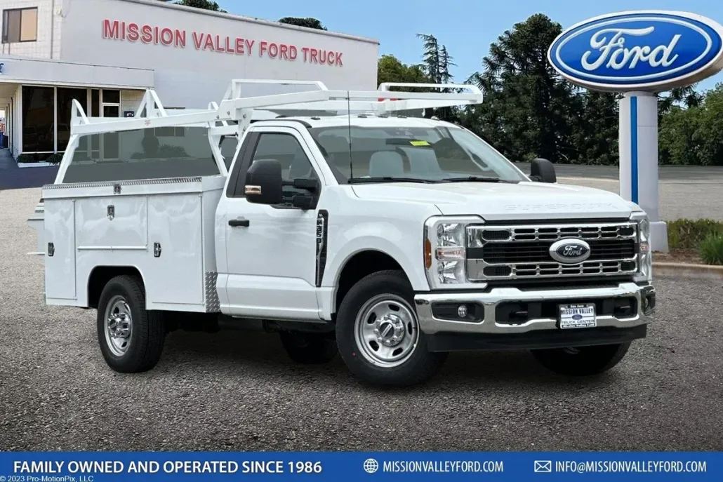 2025 Ford F-350 photo 1