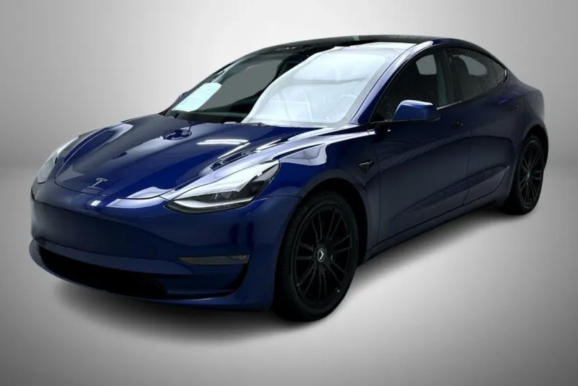 2022 Tesla Model 3 Long Range photo 1