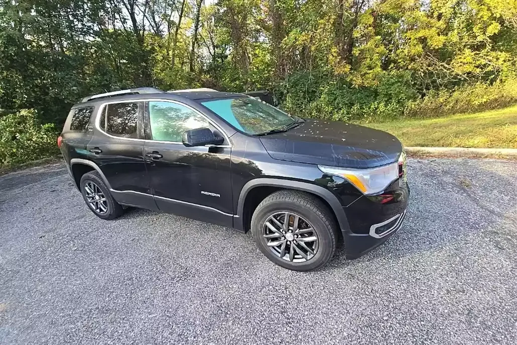 2017 Gmc Acadia SLT photo 1