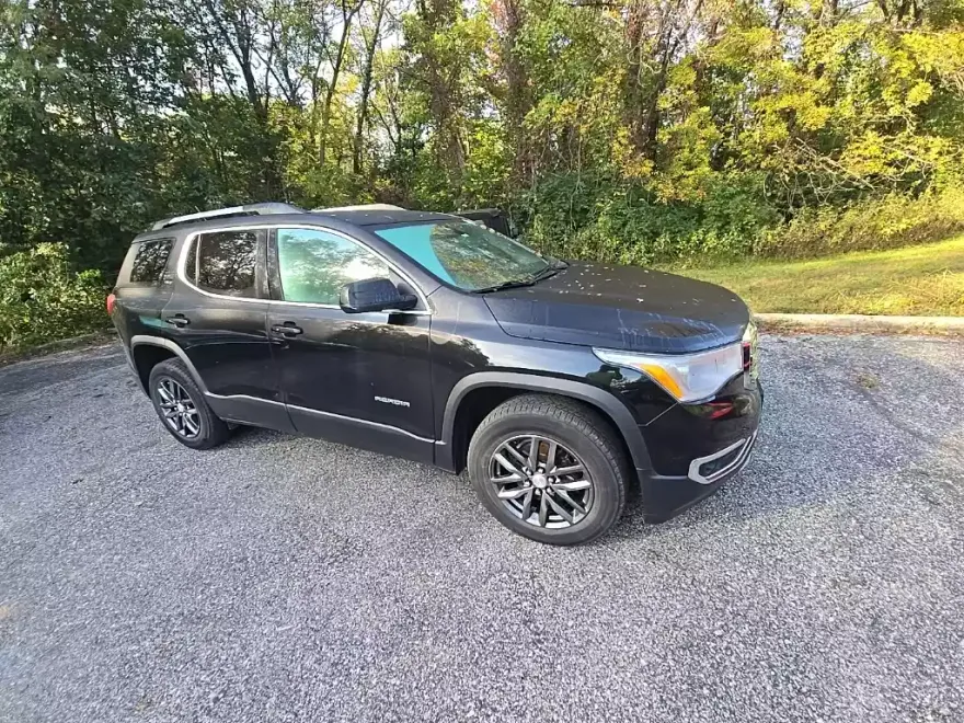 2017 Gmc Acadia SLT photo 1