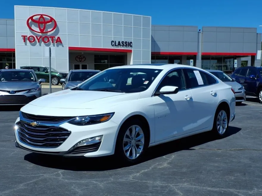 2024 Chevrolet Malibu 1LT photo 1