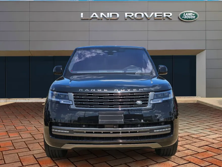 2023 Land Rover Range Rover SE photo 1