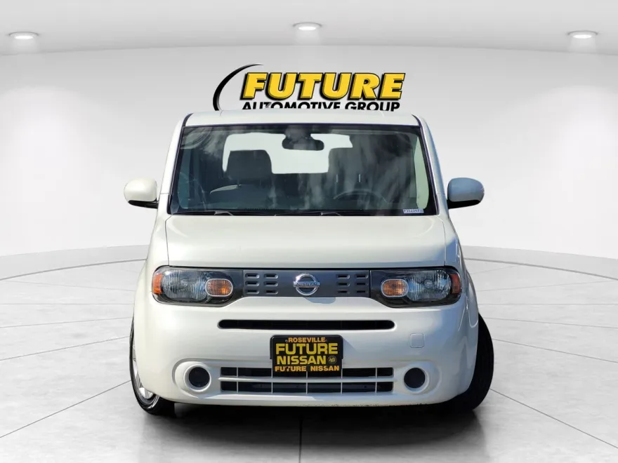 2010 Nissan Cube S photo 1