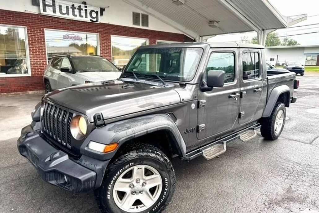2020 Jeep Gladiator Sport photo 1