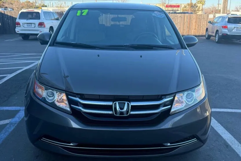 2017 Honda Odyssey EX photo 1