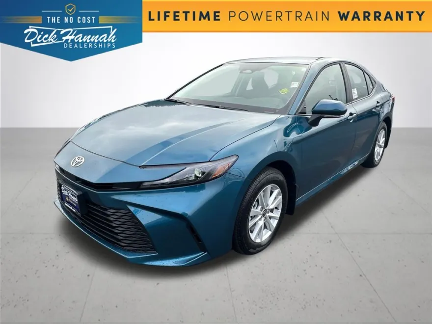 2026 Toyota Camry SE photo 1