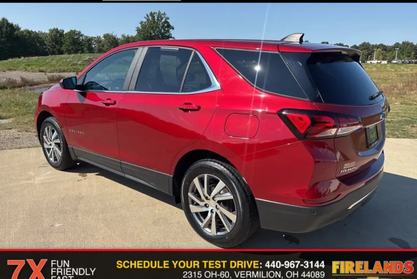 2023 Chevrolet Equinox LT photo 1