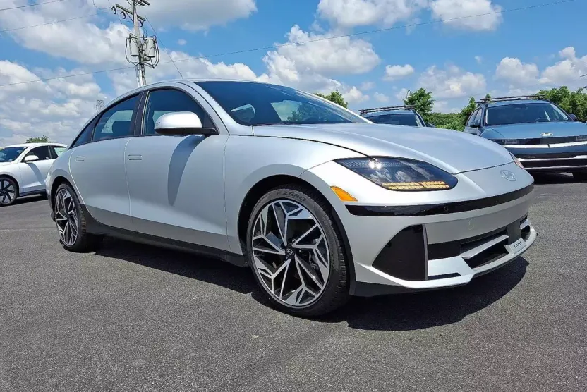 2025 Hyundai Ioniq 6 SEL photo 1