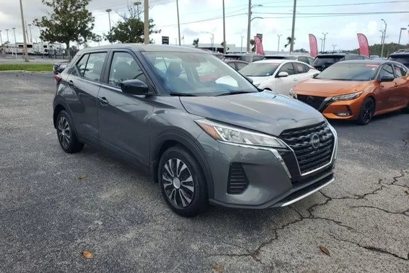2024 Nissan Kicks S photo 1