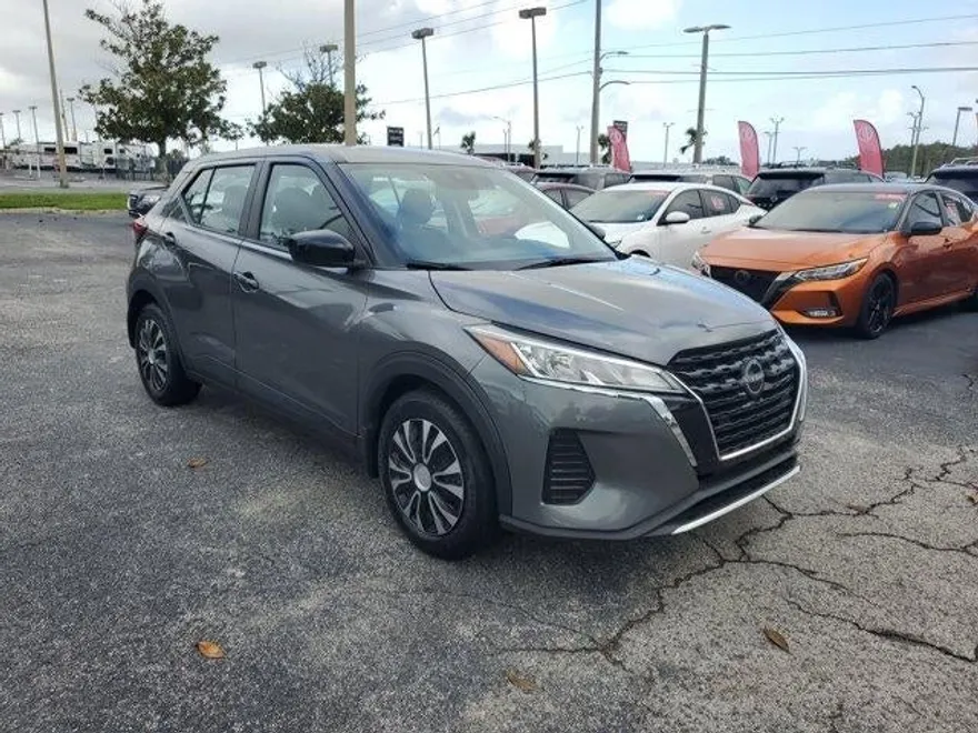 2024 Nissan Kicks S photo 1
