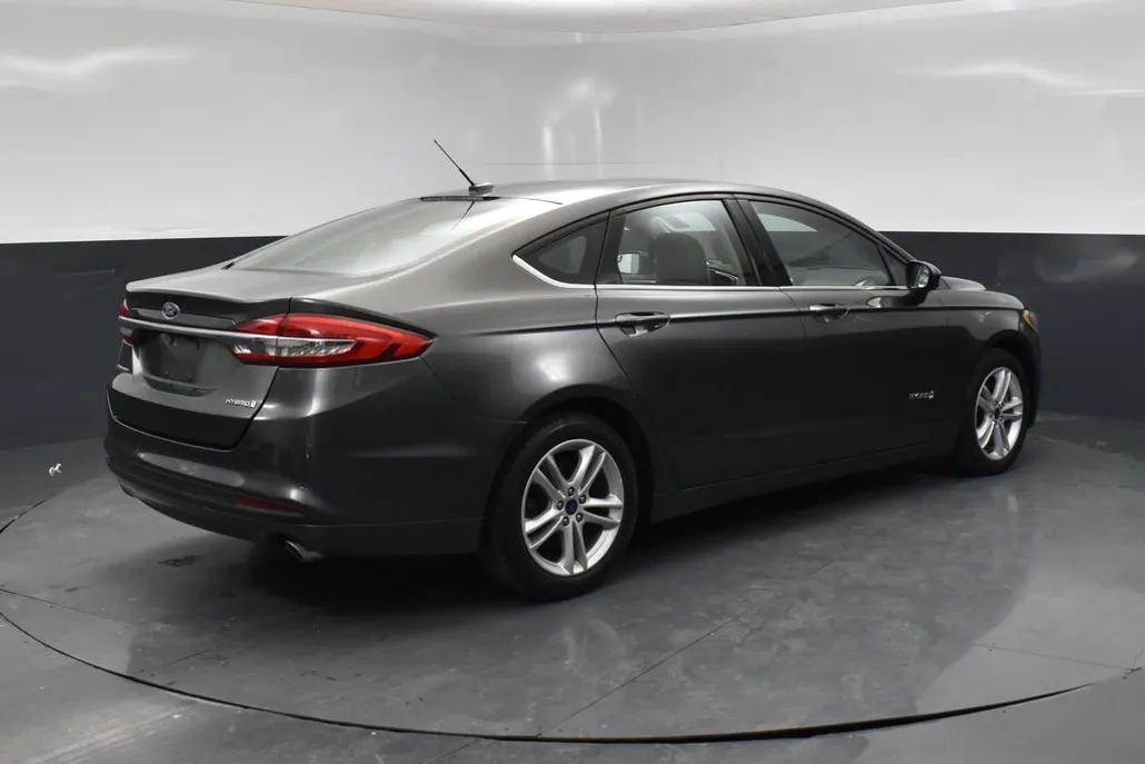 2018 Ford Fusion S Hybrid photo 1