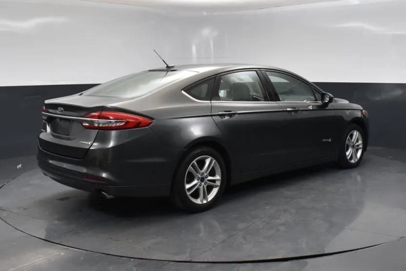 2018 Ford Fusion S Hybrid photo 1