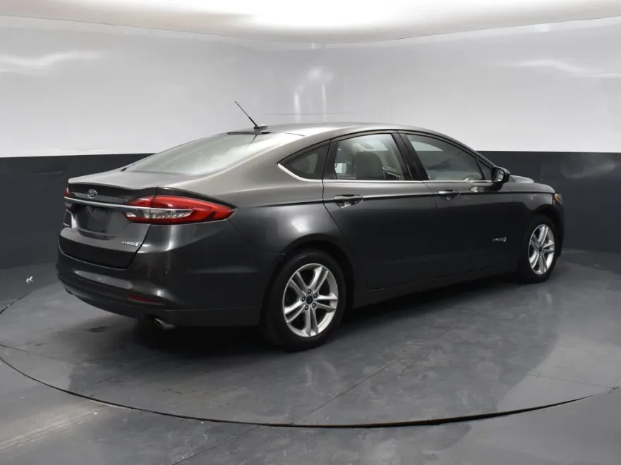 2018 Ford Fusion S Hybrid photo 1