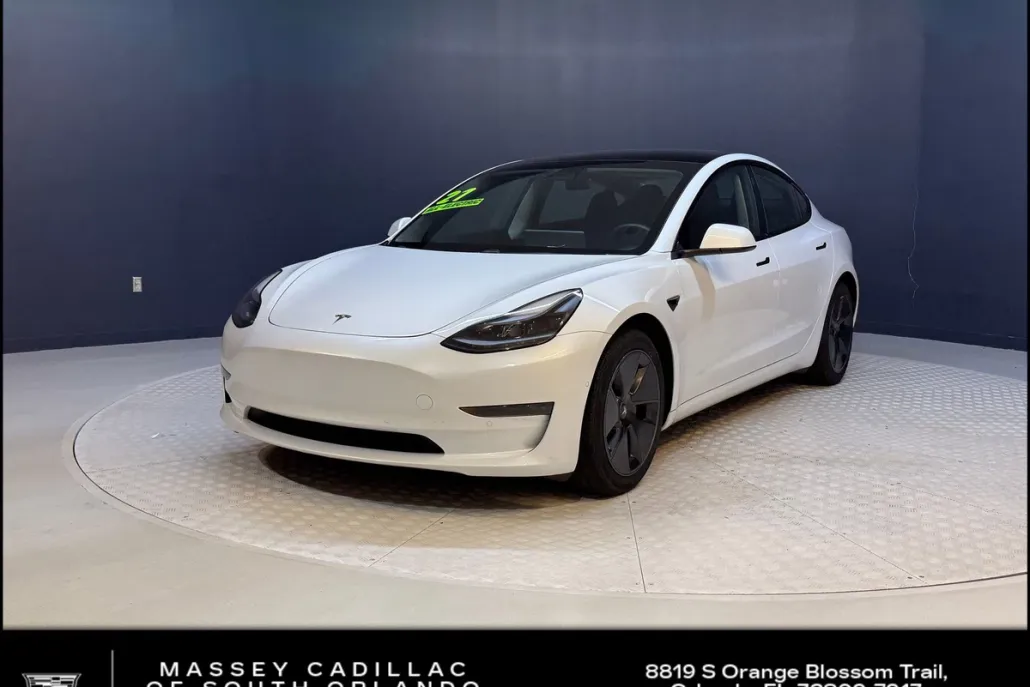 2021 Tesla Model 3 Standard Range Plus photo 1